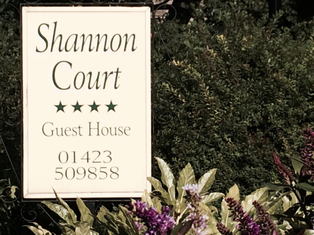 Shannon Court Harrogate Esterno foto